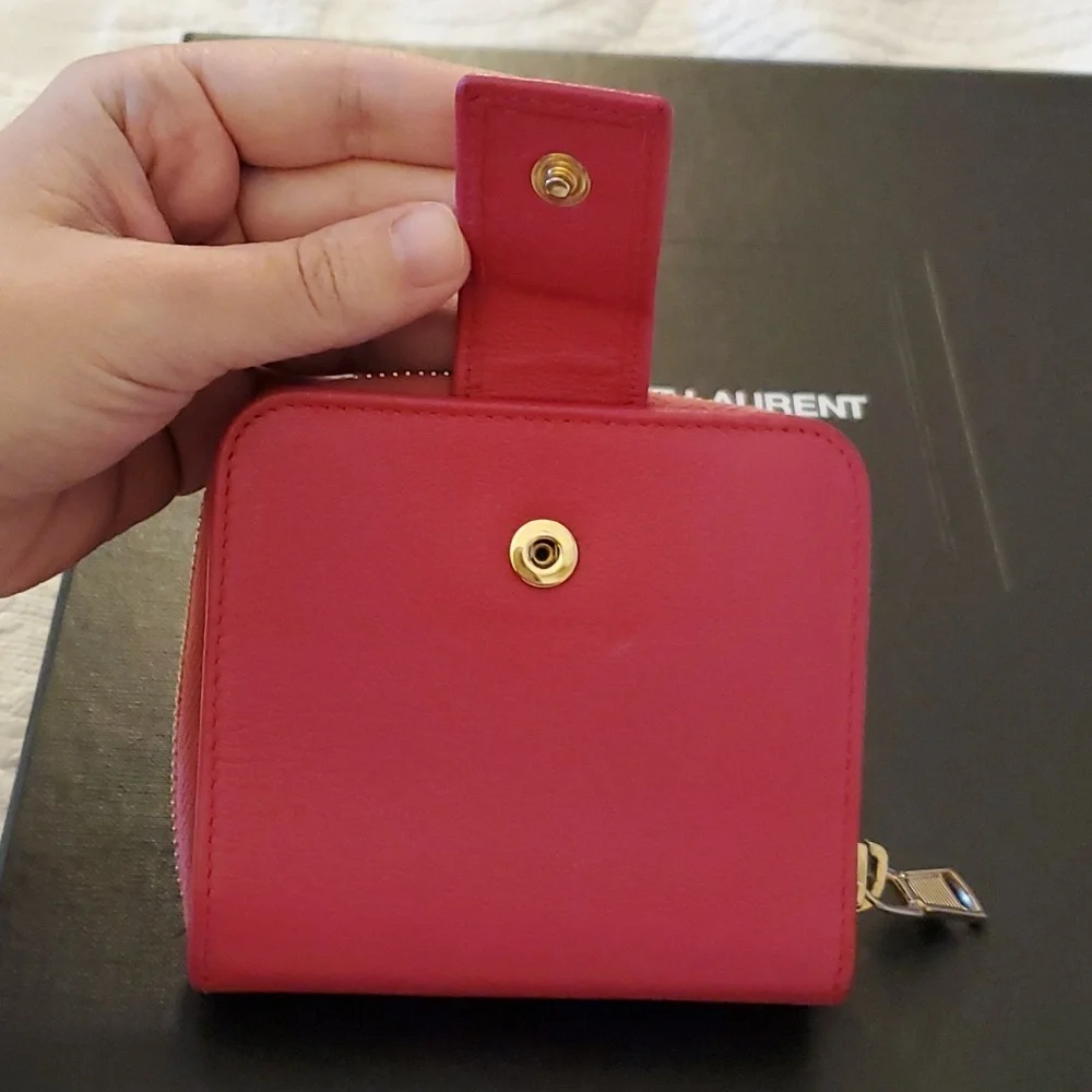 Yves Saint Laurent wallet - Picture 8 of 12